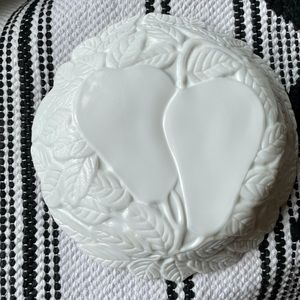 Vintage milk glass serving dish fluid flowingrim leaf pear pattern